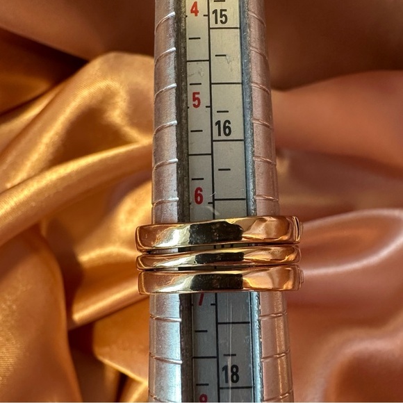 Elegant Artistic Inlaid Crystal Gold Plated Ring with Textured Bands - Picture 11 of 11